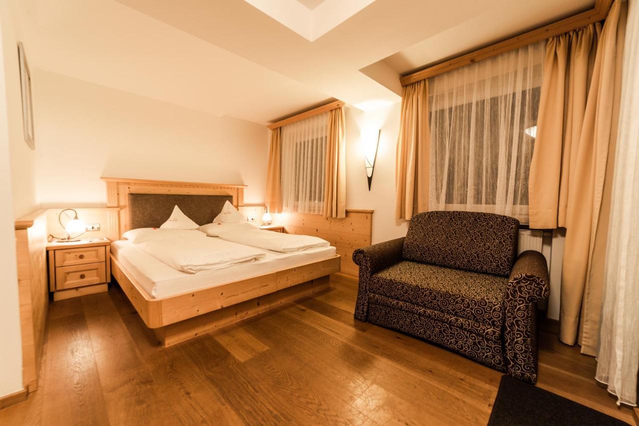 Garni Villa Erna Sëlva di Val Gardena Eksteriør billede