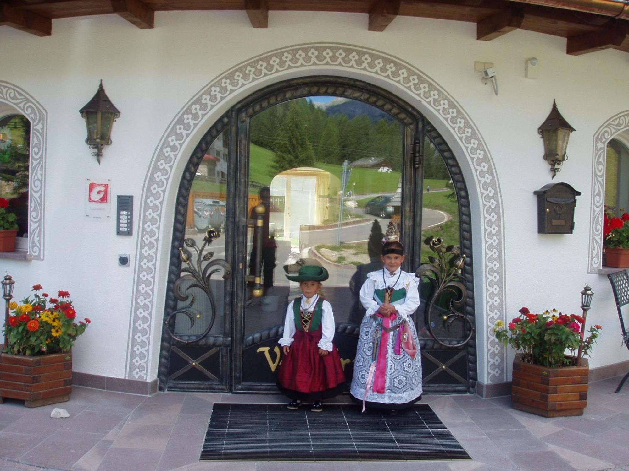 Garni Villa Erna Sëlva di Val Gardena Eksteriør billede