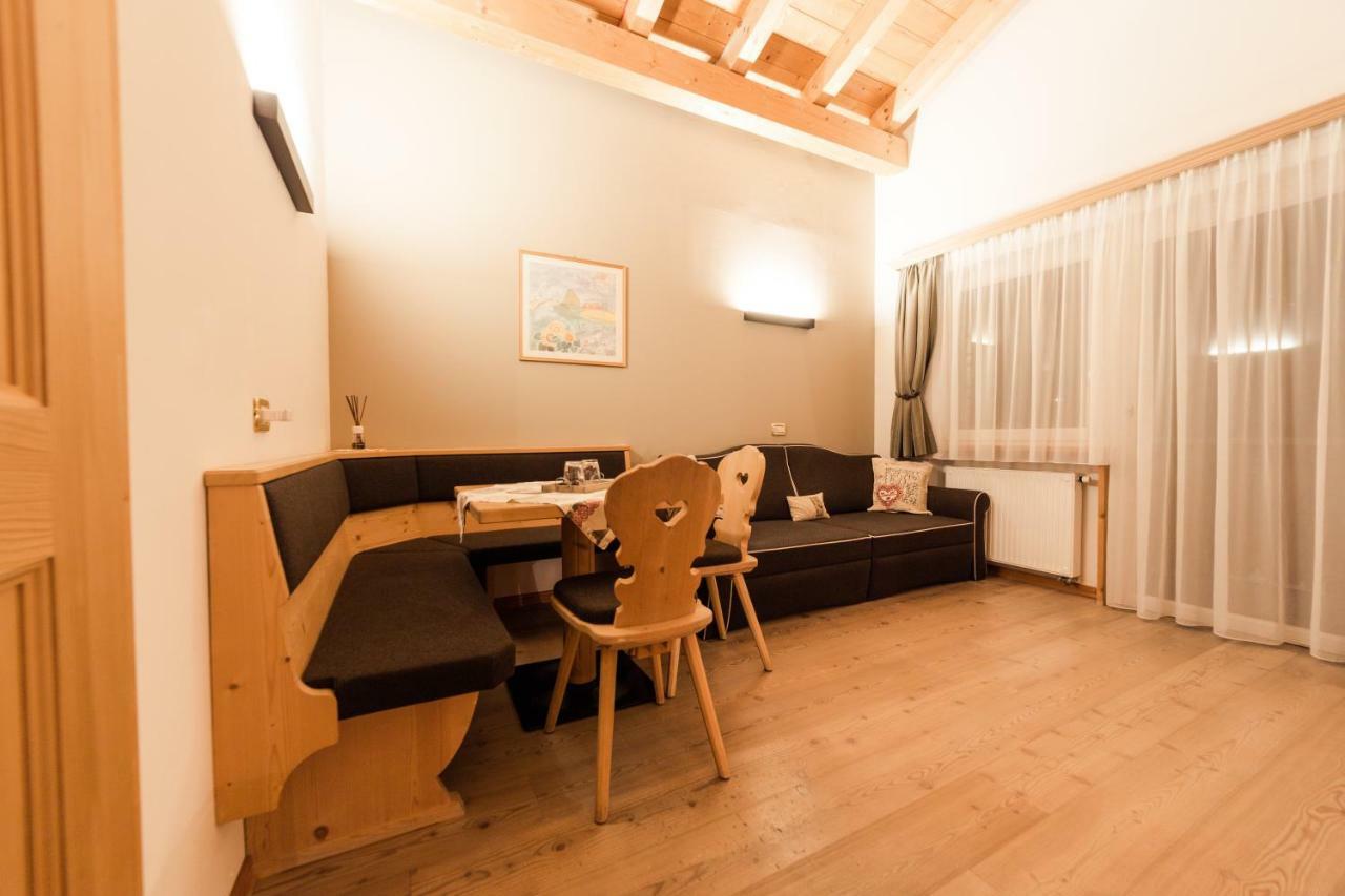 Garni Villa Erna Sëlva di Val Gardena Eksteriør billede
