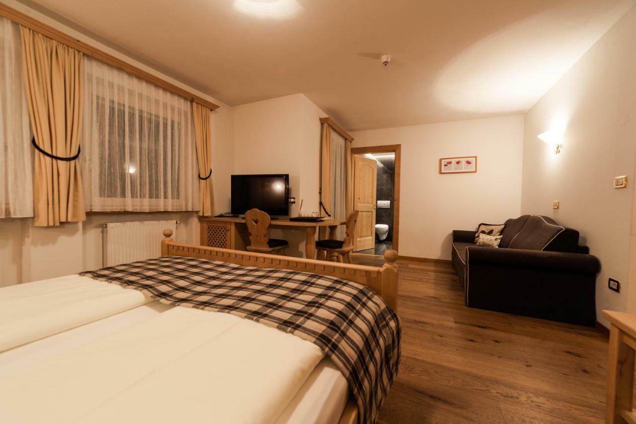 Garni Villa Erna Sëlva di Val Gardena Eksteriør billede