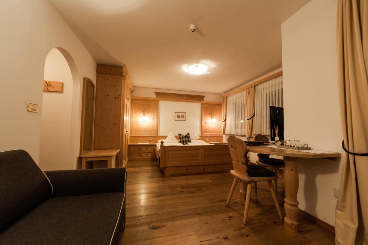 Garni Villa Erna Sëlva di Val Gardena Eksteriør billede