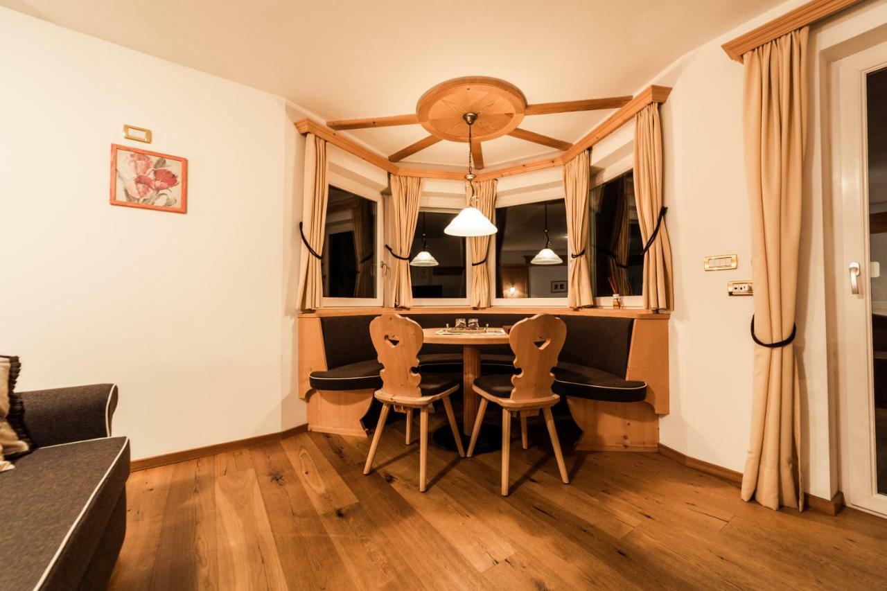 Garni Villa Erna Sëlva di Val Gardena Eksteriør billede