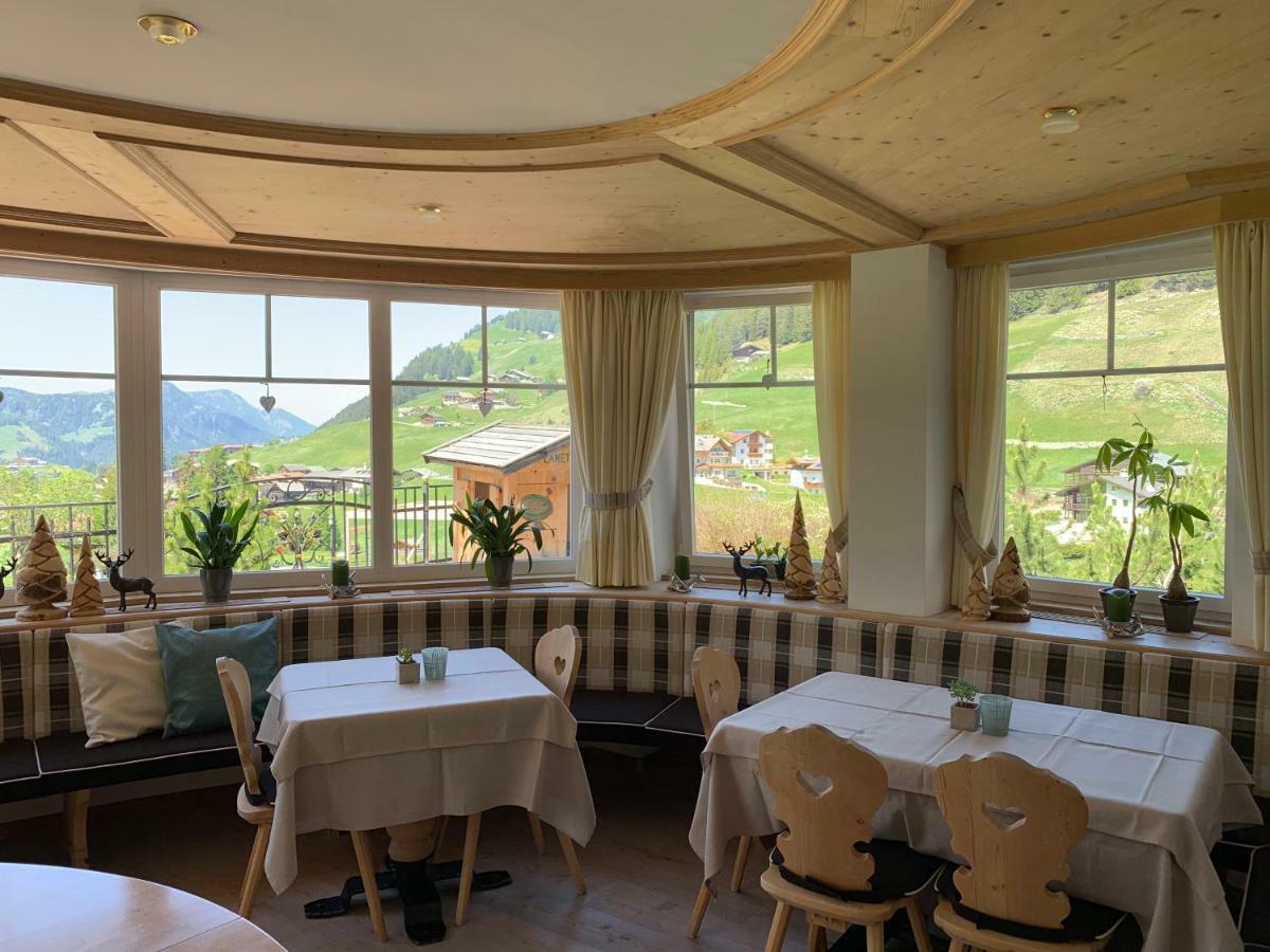 Garni Villa Erna Sëlva di Val Gardena Eksteriør billede